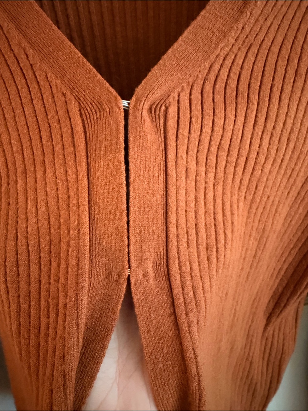 Francesca's Collections Rust Ribbed V-Neck Sweater - Picture 4 of 5